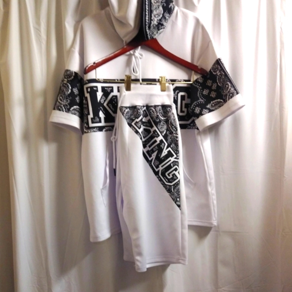 HOLIDAY SPECIAL ..NEW 2PC SHORT SET SZ M